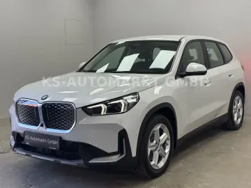 BMW iX1 30 xDrive Head-Up 360 Kam Navi LED