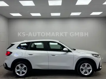 BMW iX1 30 xDrive Head-Up 360 Kam Navi LED