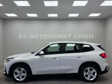 BMW iX1 30 xDrive Head-Up 360 Kam Navi LED