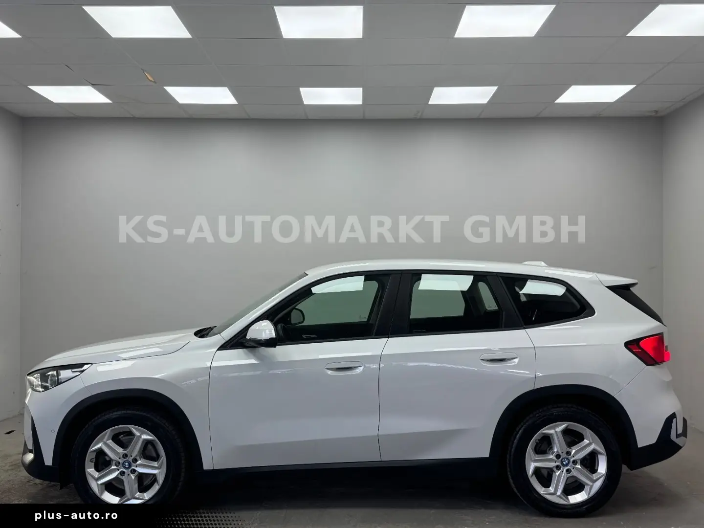 BMW iX1 30 xDrive Head-Up 360 Kam Navi LED