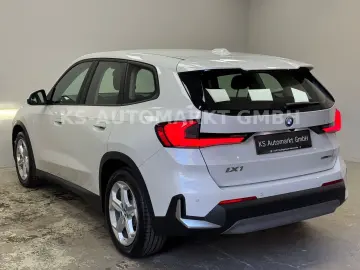 BMW iX1 30 xDrive Head-Up 360 Kam Navi LED