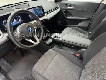 BMW iX1 30 xDrive Head-Up 360 Kam Navi LED