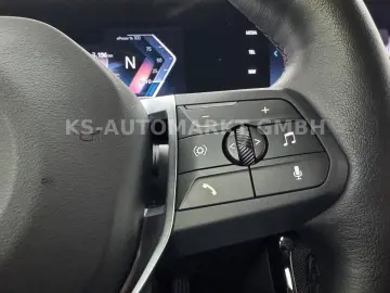 BMW iX1 30 xDrive Head-Up 360 Kam Navi LED