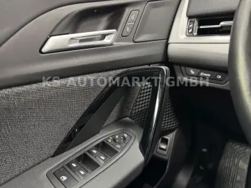BMW iX1 30 xDrive Head-Up 360 Kam Navi LED