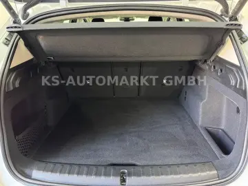 BMW iX1 30 xDrive Head-Up 360 Kam Navi LED