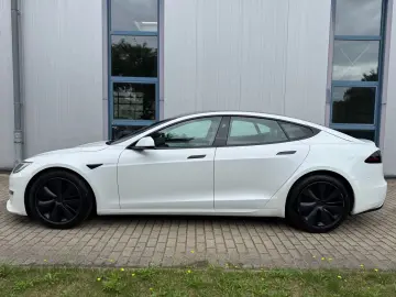 TESLA Model S Dual Motor Palladium HW4  8fachbereift
