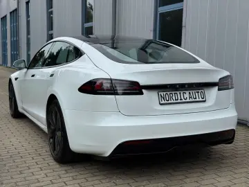 TESLA Model S Dual Motor Palladium HW4  8fachbereift