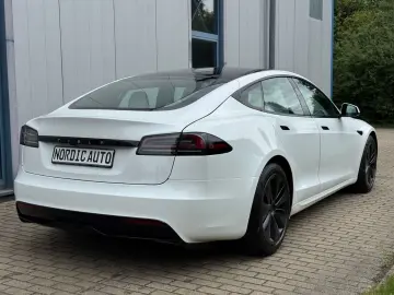 TESLA Model S Dual Motor Palladium HW4  8fachbereift