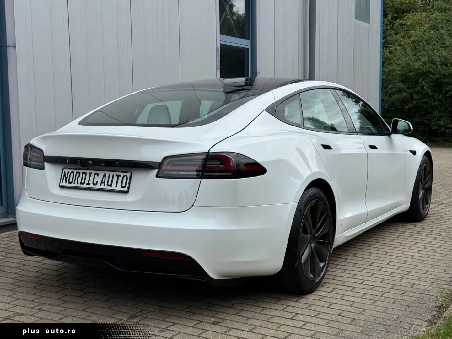 TESLA Model S Dual Motor Palladium HW4  8fachbereift