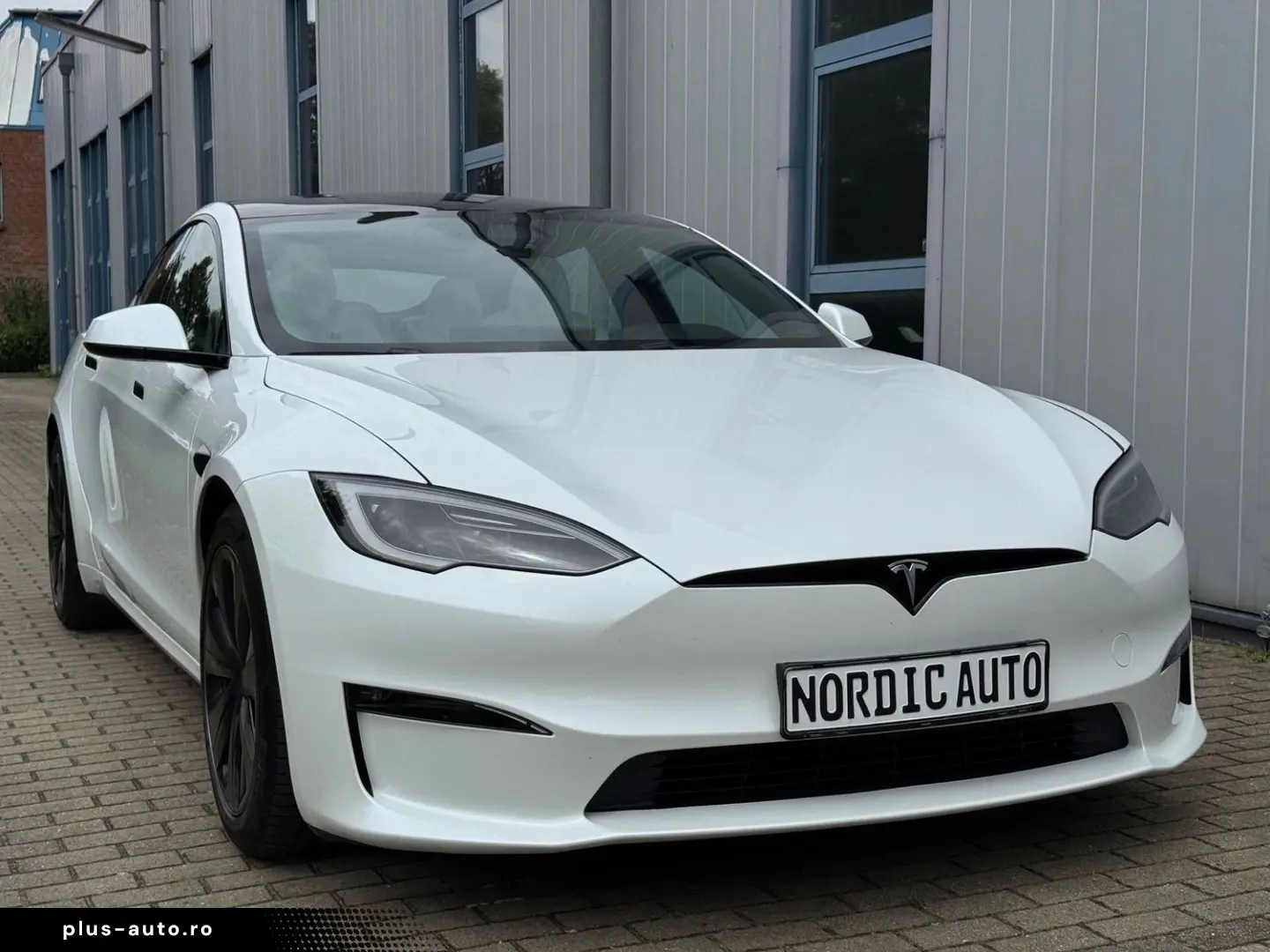 TESLA Model S Dual Motor Palladium HW4  8fachbereift