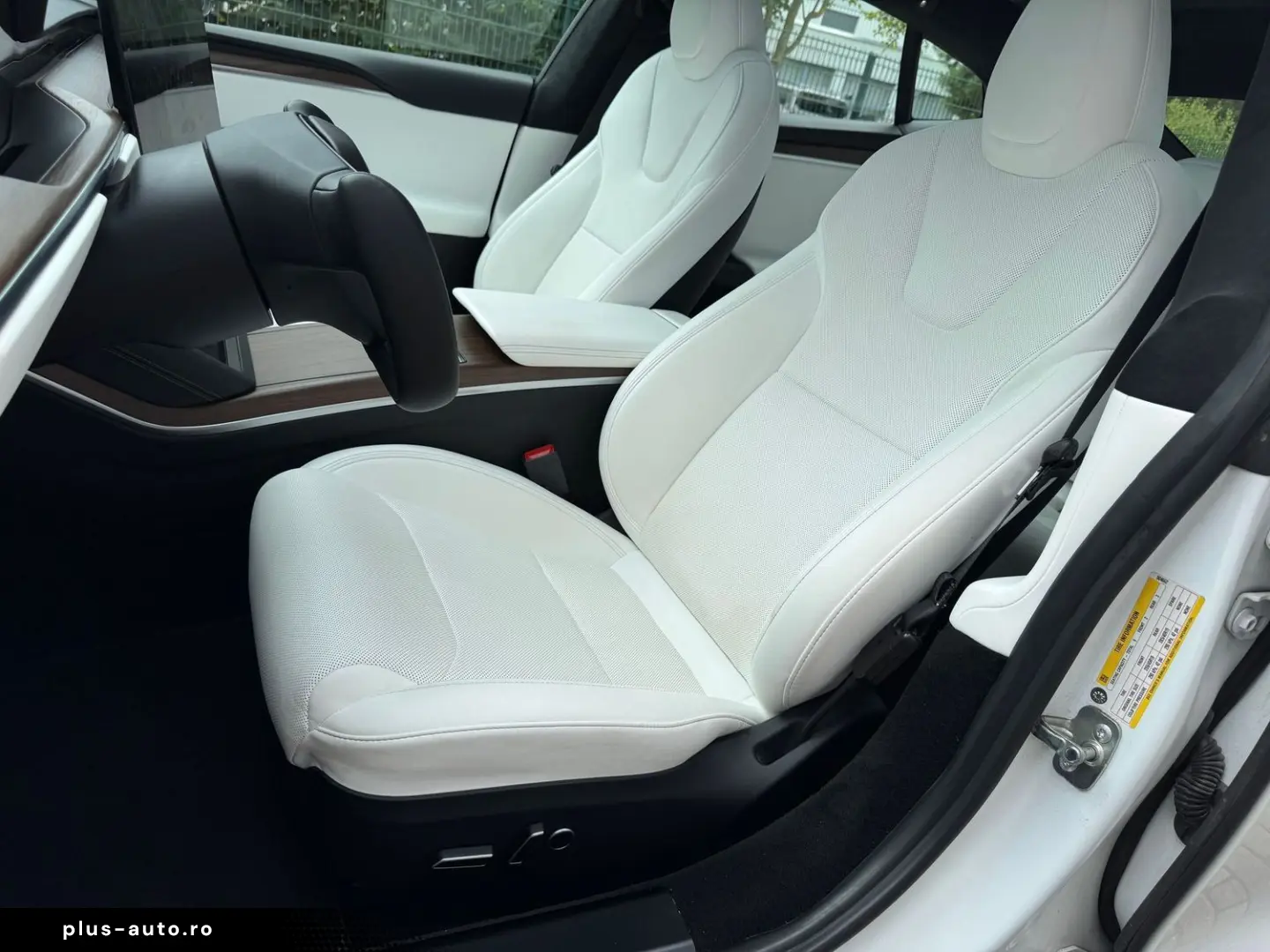 TESLA Model S Dual Motor Palladium HW4  8fachbereift