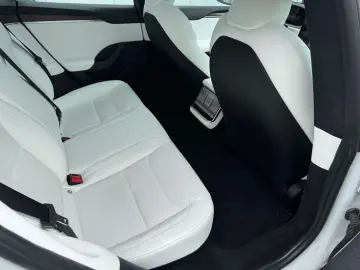 TESLA Model S Dual Motor Palladium HW4  8fachbereift