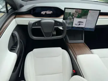 TESLA Model S Dual Motor Palladium HW4  8fachbereift