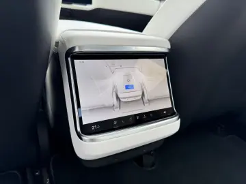 TESLA Model S Dual Motor Palladium HW4  8fachbereift