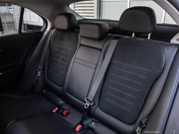 --Mercedes-Benz C 300 e PHEV AMG Premium Plus--