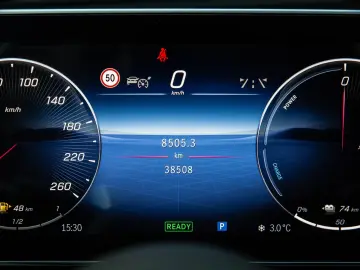 --Mercedes-Benz C 300 e PHEV AMG Premium Plus--