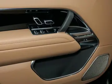 Land Rover Range Rover P550e Autobiography - PHEV