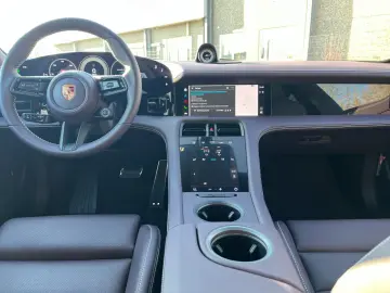 Porsche Taycan 4S