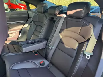 Porsche Taycan 4S