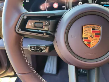 Porsche Taycan 4S