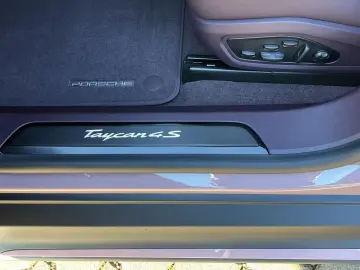 Porsche Taycan 4S