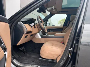 Land Rover Range Rover D350 - Panoramic