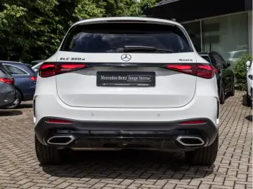 MERCEDES-BENZ GLC 300 d 4M AMG-Sport Pano Burm HUD AHK Stdhz