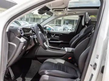 MERCEDES-BENZ GLC 300 d 4M AMG-Sport Pano Burm HUD AHK Stdhz