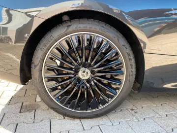 MERCEDES-BENZ CLE 200 AMG-ADV PANO DISTR BURME NIGHT…