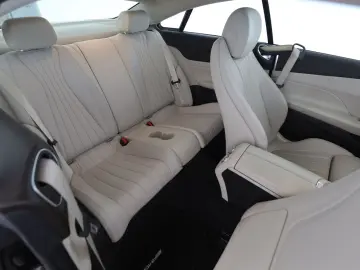 MERCEDES-BENZ E 400 d 4M Coupé AMG Pano Burmester Le…
