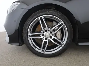 MERCEDES-BENZ E 400 d 4M Coupé AMG Pano Burmester Le…