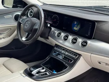 MERCEDES-BENZ E 300 Coupe AMG LED Widescreen Garantie
