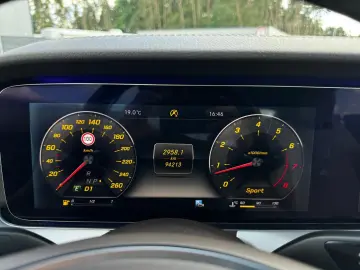 MERCEDES-BENZ E 300 Coupe AMG LED Widescreen Garantie