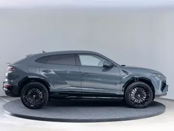 Lamborghini URUS SE - PHEV