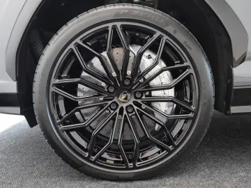 Lamborghini URUS SE - PHEV