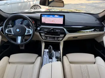 BMW 520d Aut. M-Sportpaket Glasdach Soft-Close Laser