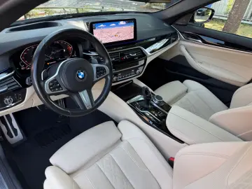 BMW 520d Aut. M-Sportpaket Glasdach Soft-Close Laser