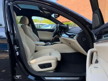 BMW 520d Aut. M-Sportpaket Glasdach Soft-Close Laser
