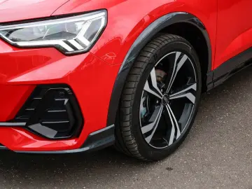 AUDI Q3 Sportback 35 TFSI S line AHK ACC GWF