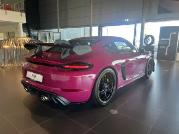 Porsche 718 Cayman GT4 RS (982)