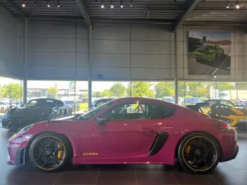 Porsche 718 Cayman GT4 RS (982)