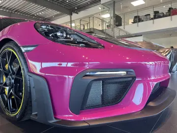Porsche 718 Cayman GT4 RS (982)