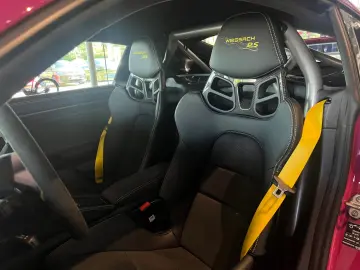 Porsche 718 Cayman GT4 RS (982)