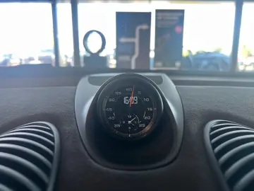 Porsche 718 Cayman GT4 RS (982)