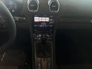 Porsche 718 Cayman GT4 RS (982)