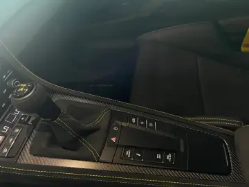 Porsche 718 Cayman GT4 RS (982)