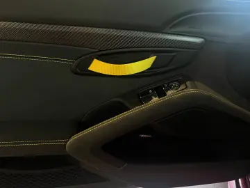 Porsche 718 Cayman GT4 RS (982)