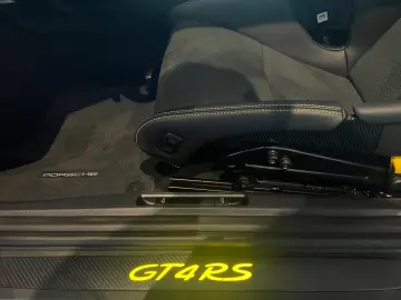 Porsche 718 Cayman GT4 RS (982)