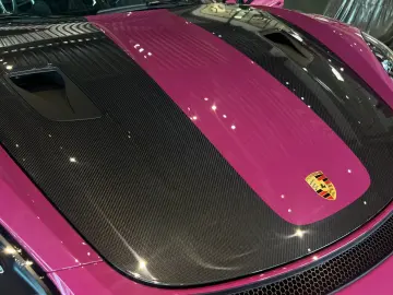 Porsche 718 Cayman GT4 RS (982)