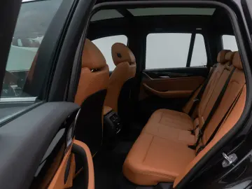BMW X3 xD20d Panorama Kamera DAB AHK Sport 19Zoll